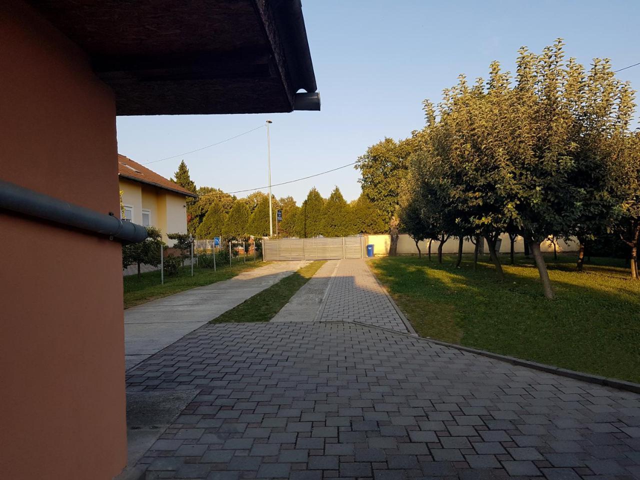 Apartments Martina Osijek Exterior photo